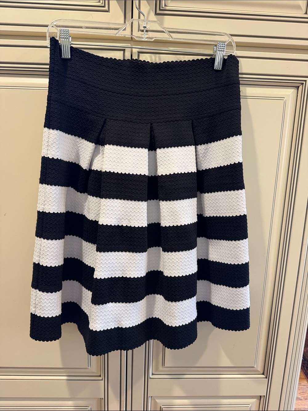 Ann Taylor Black & White Striped Pleated Skater Skirt